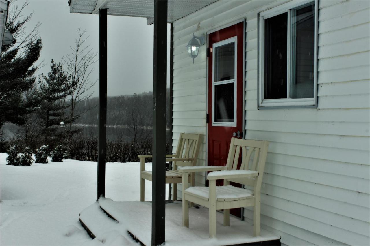 Chalet Au Bord Du St-Maurice La Tuque Exterior foto